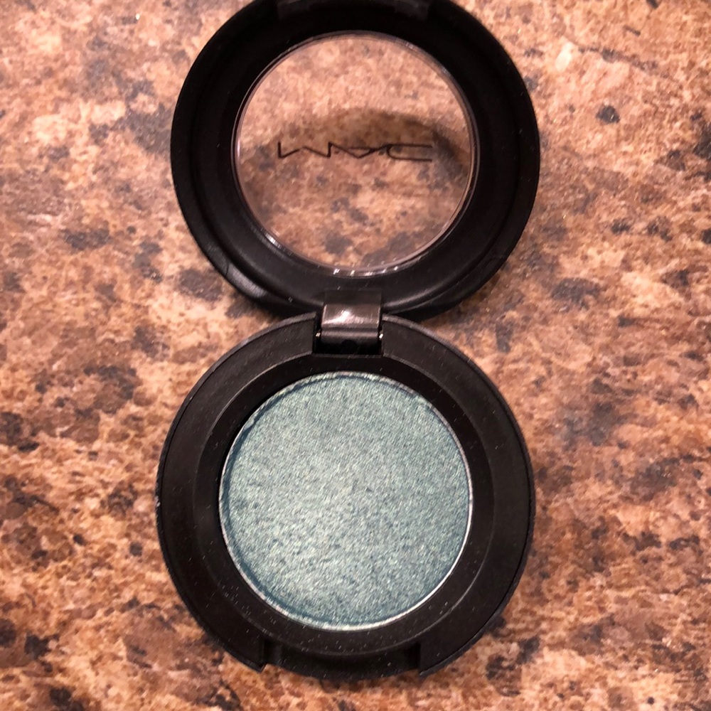 MAC eyeshadow
